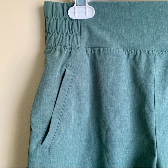 Marika Women's Green Finley Shorts size XS EUC - Picture 5 of 9